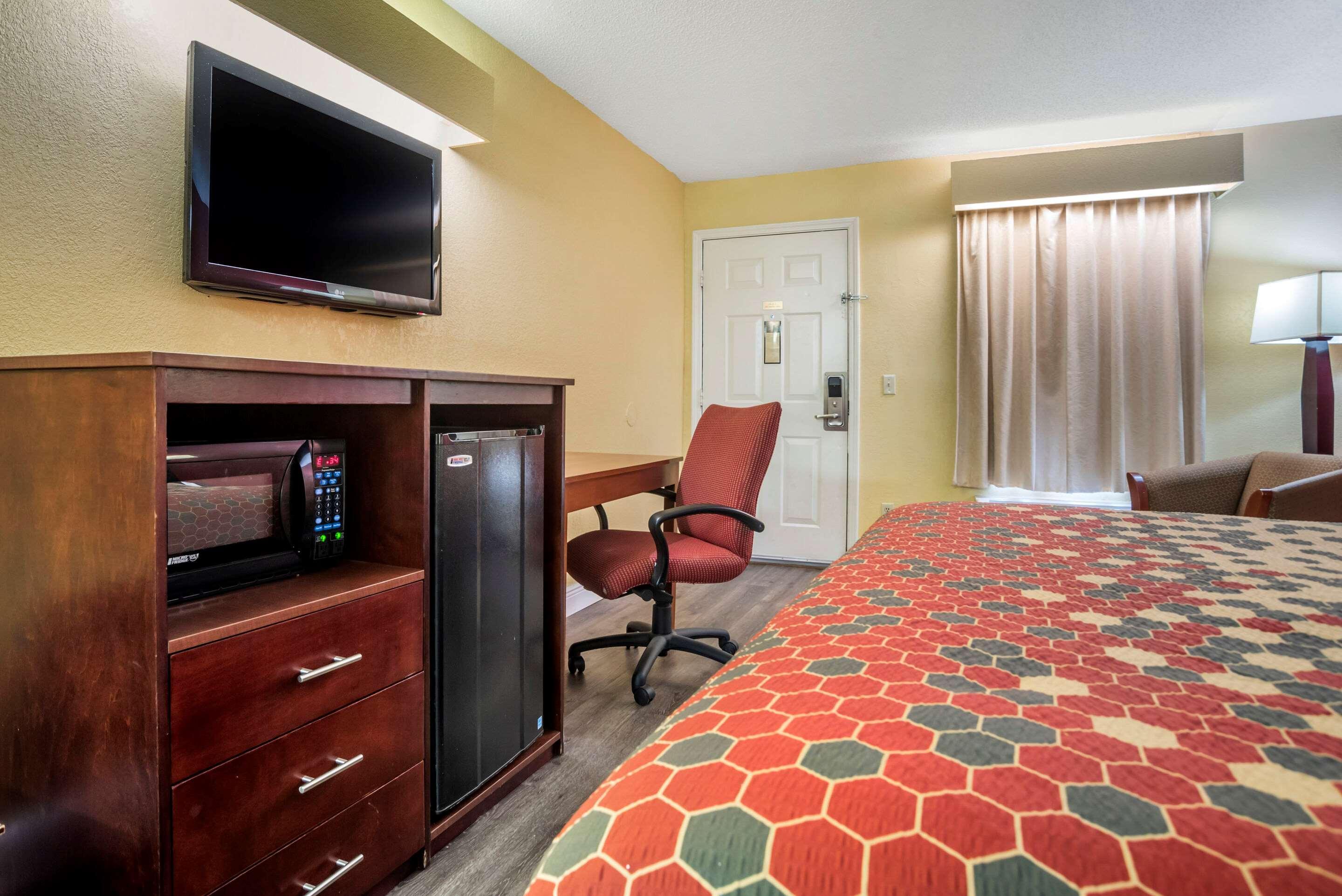 טופלו Econo Lodge מראה חיצוני תמונה