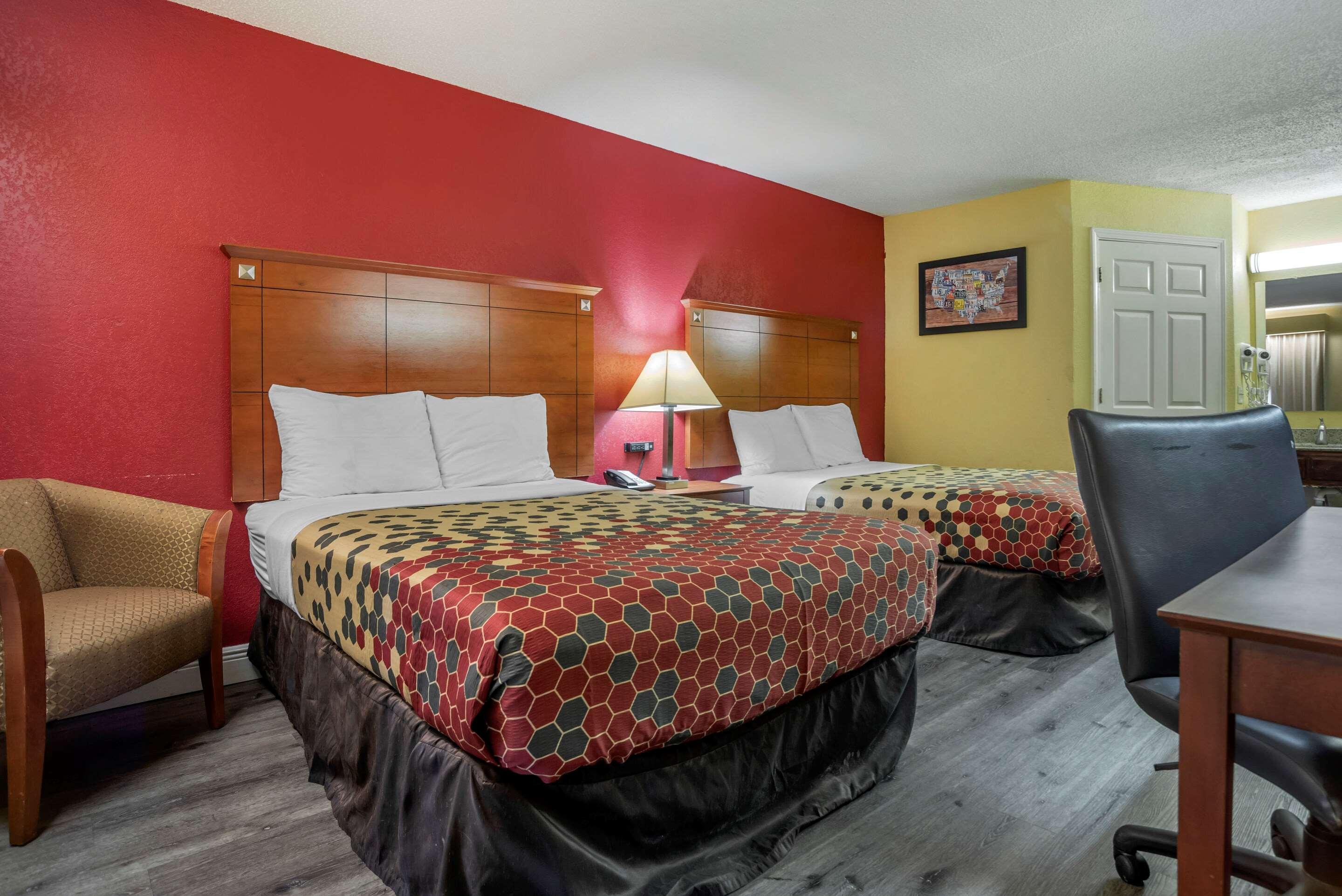 טופלו Econo Lodge מראה חיצוני תמונה