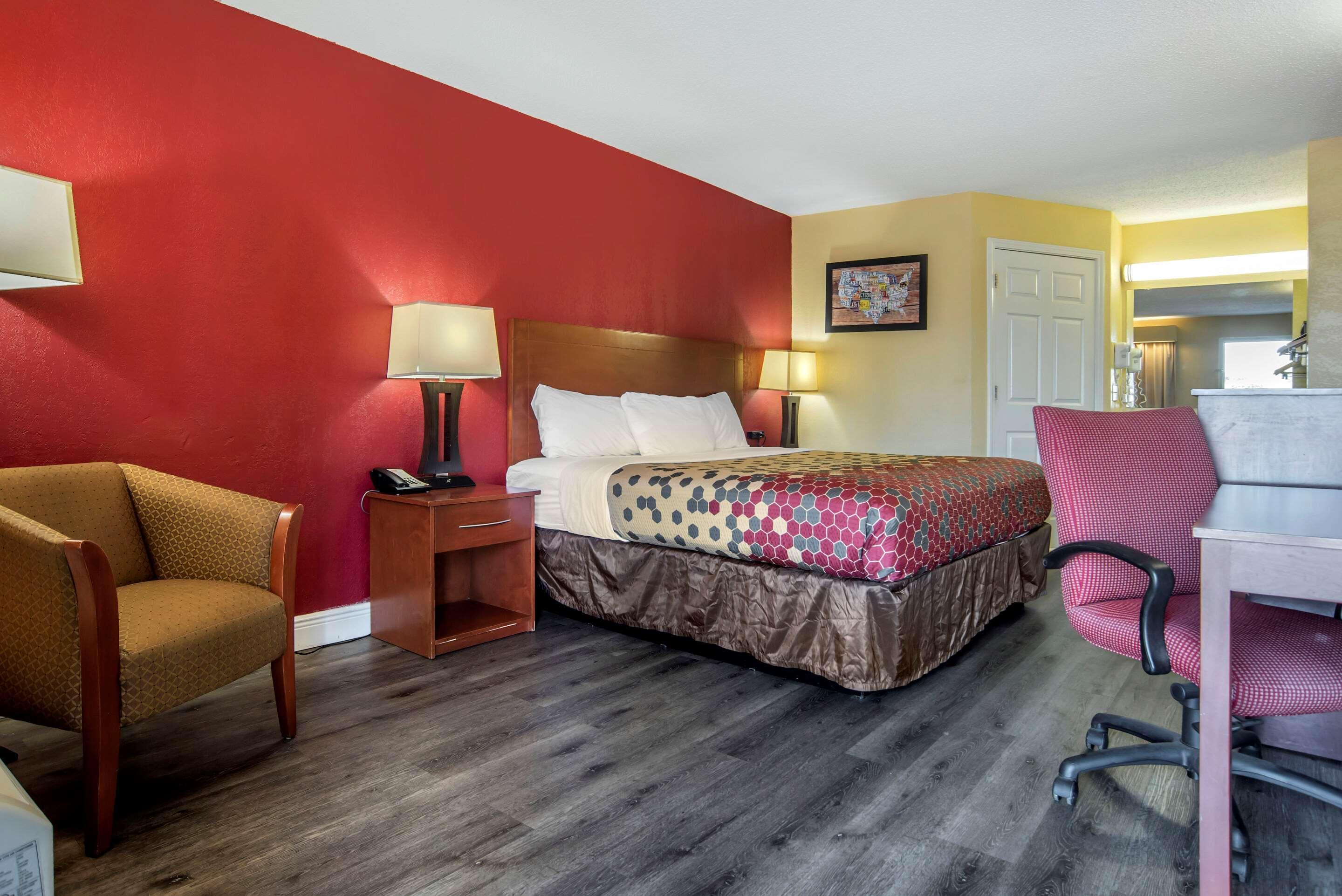 טופלו Econo Lodge מראה חיצוני תמונה