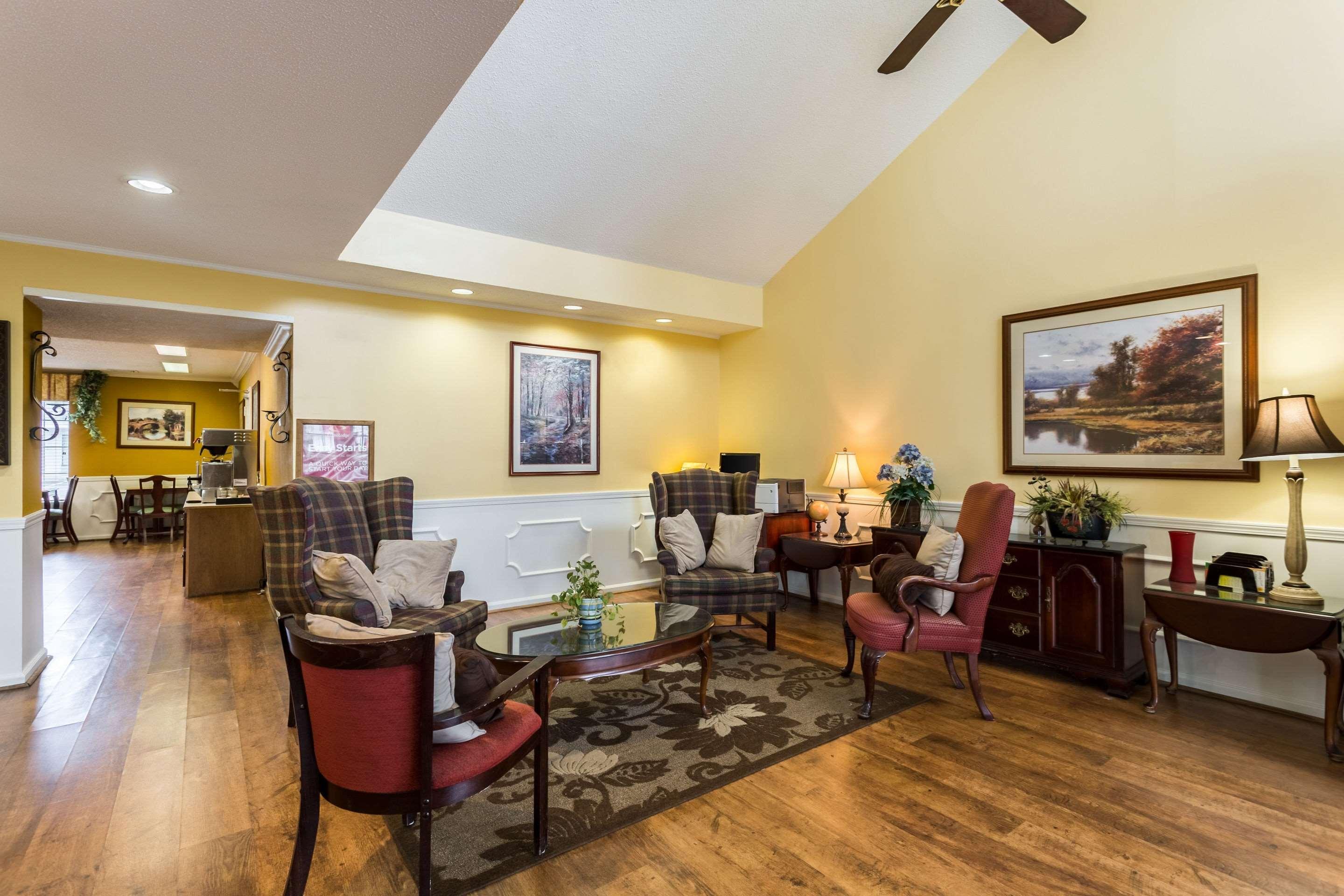 טופלו Econo Lodge מראה חיצוני תמונה