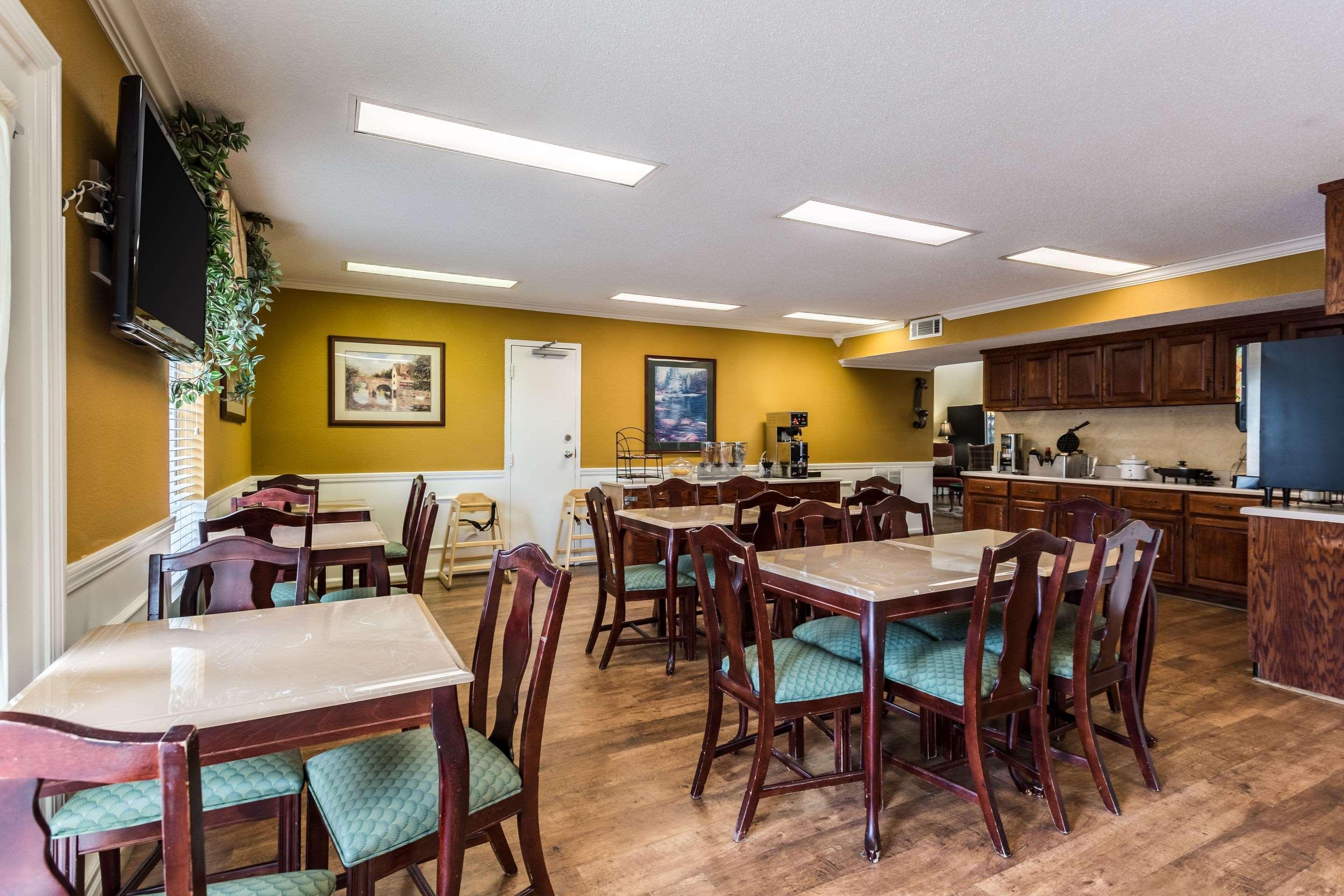 טופלו Econo Lodge מראה חיצוני תמונה