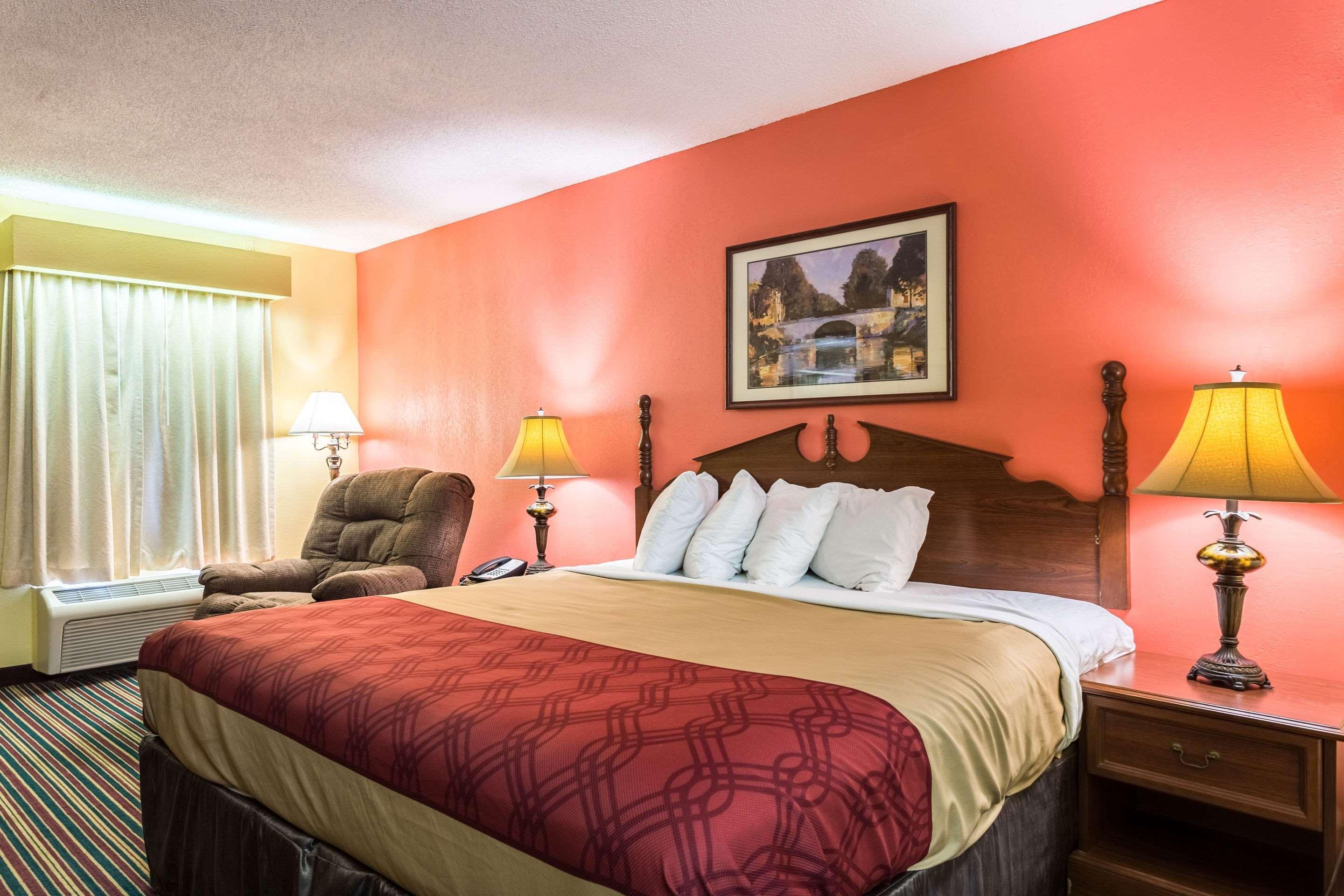 טופלו Econo Lodge מראה חיצוני תמונה