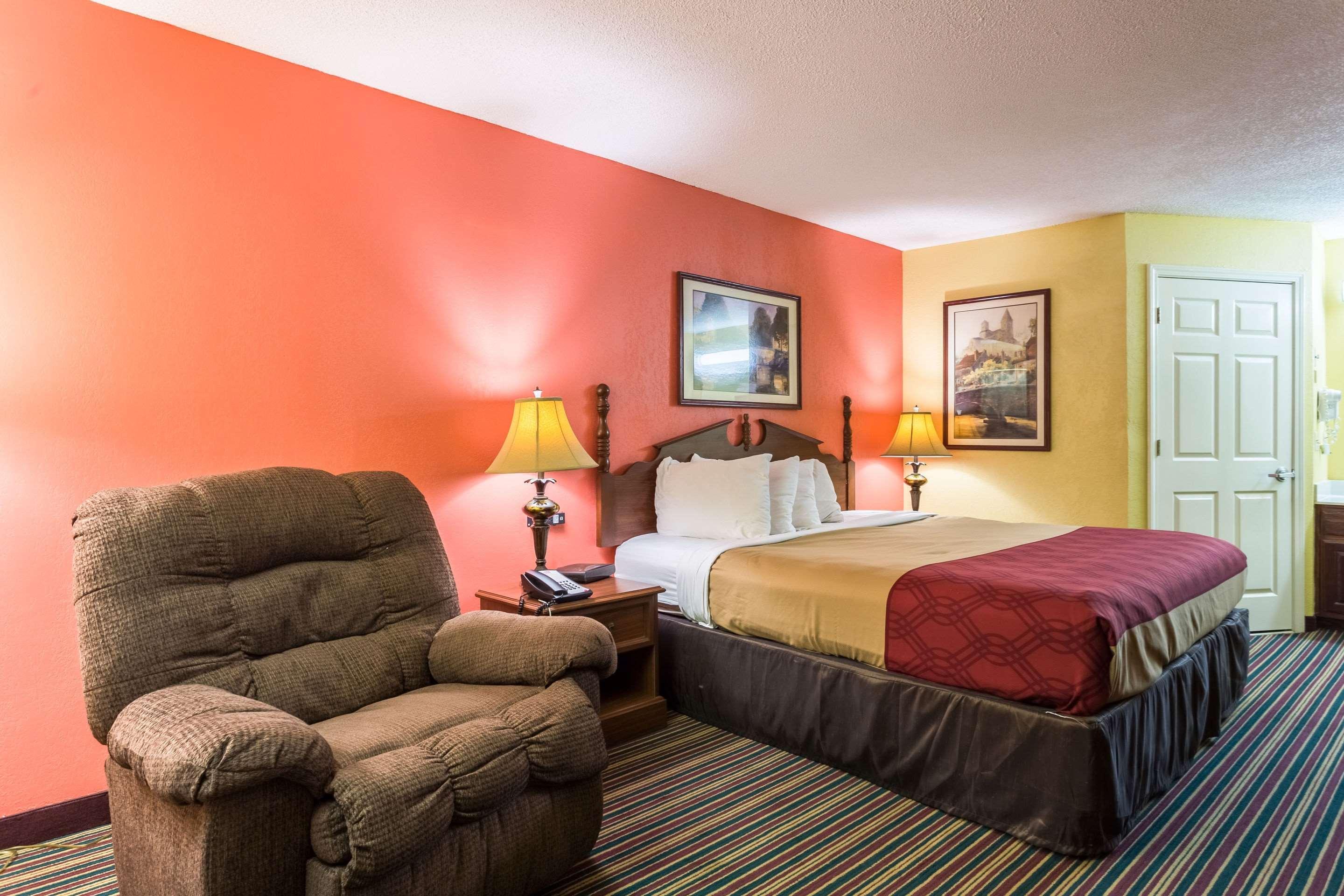 טופלו Econo Lodge מראה חיצוני תמונה