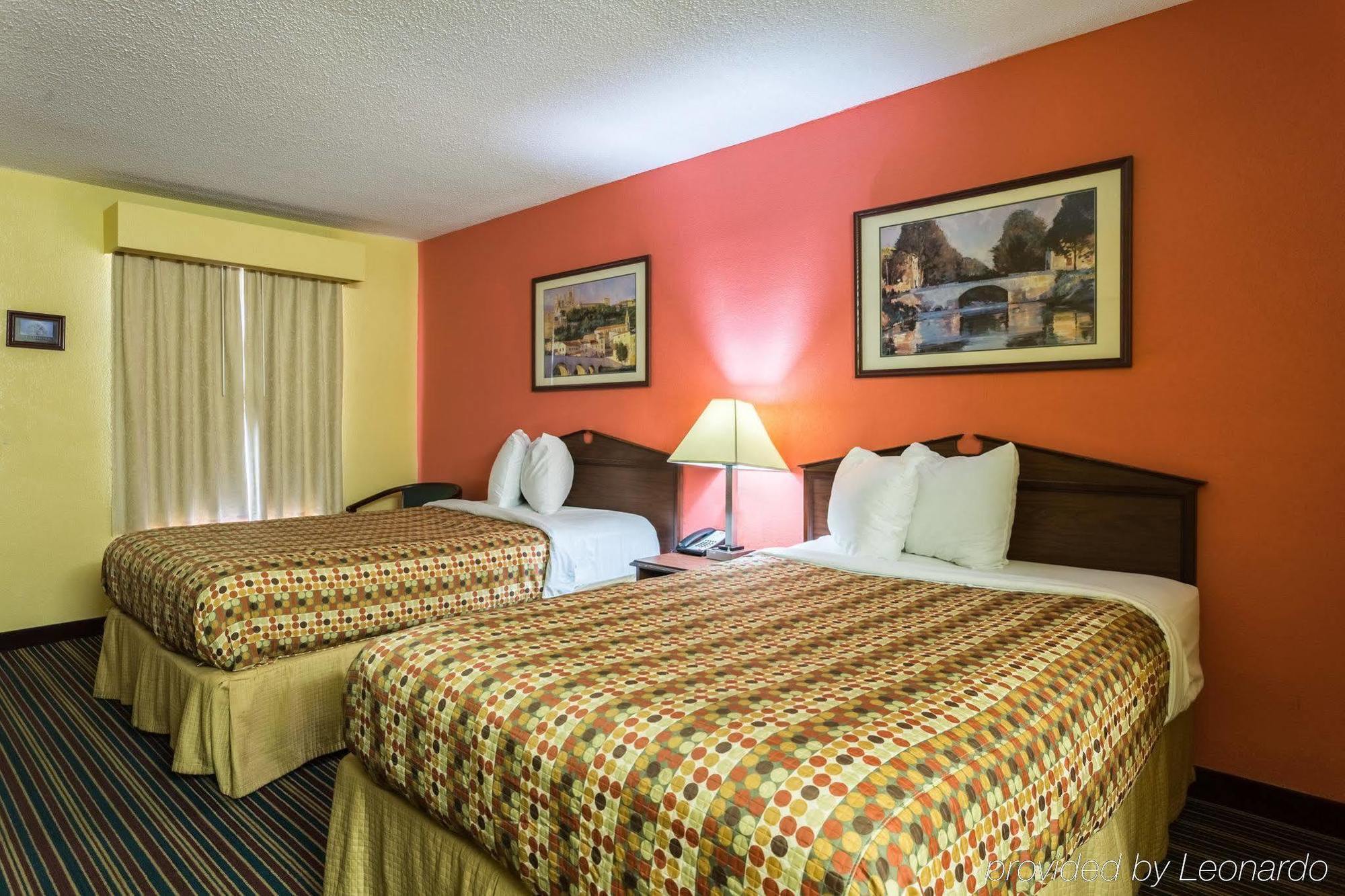 טופלו Econo Lodge מראה חיצוני תמונה